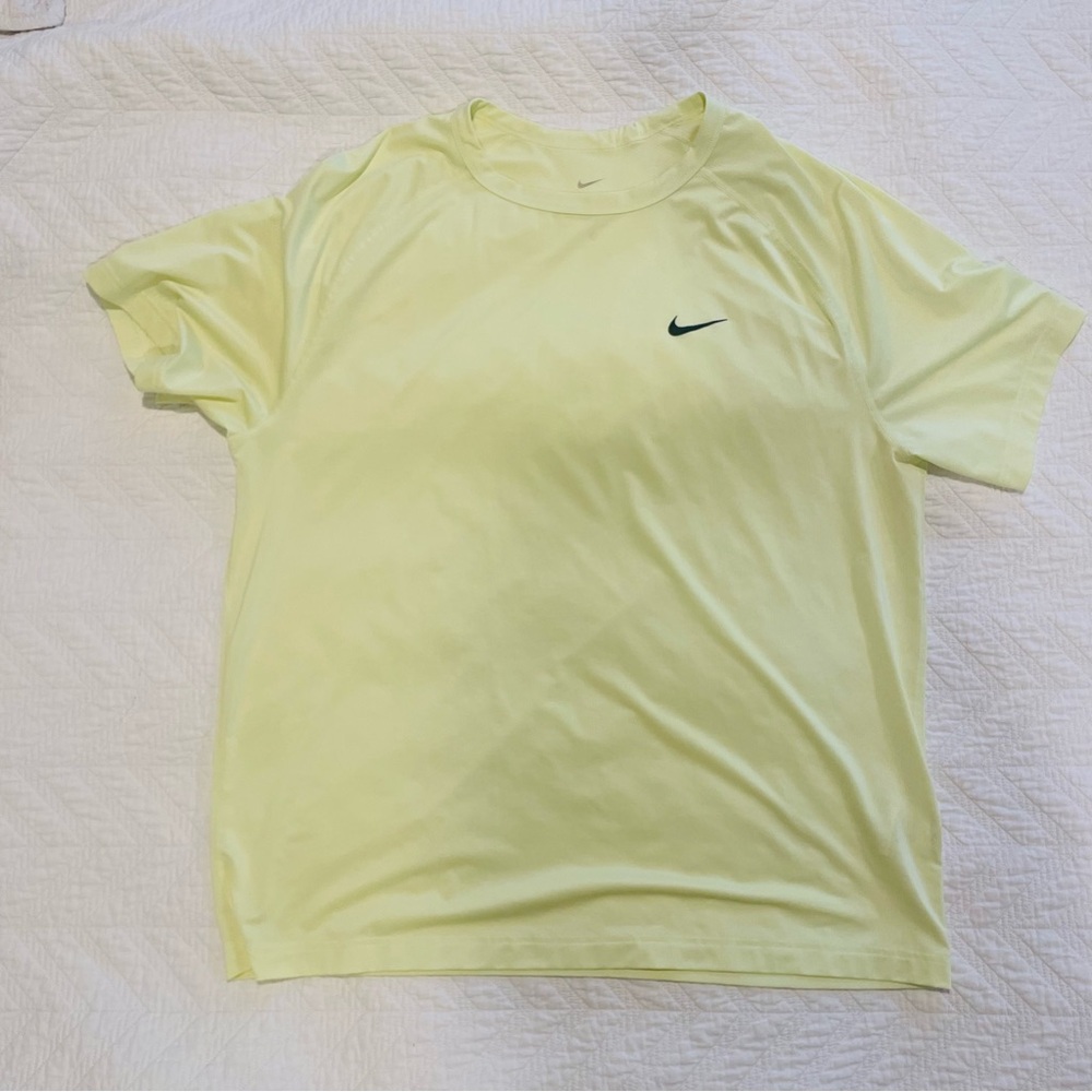 Nike Dri-FIT Light Yellow T-Shirt Men’s XL